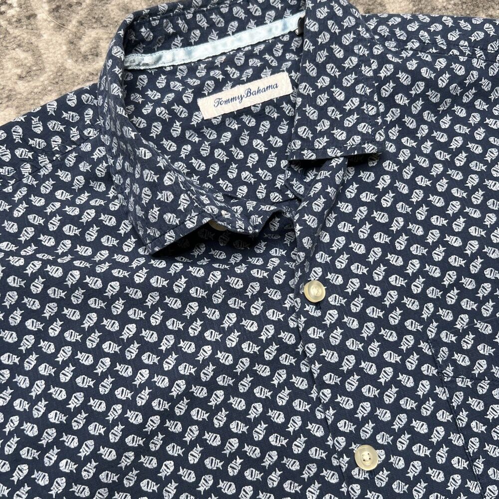 Tommy Bahama Shirt Men's Medium Blue Short Sleeve Silk Blend All Over Fish Print